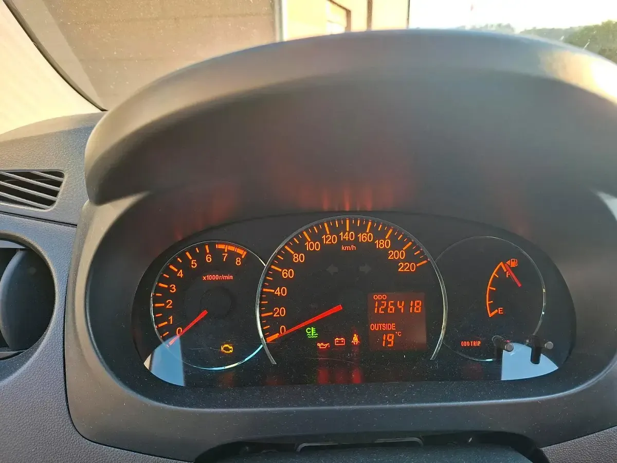 Gebraucht Daihatsu Cuore 70 PS (51 kW) 2010 Weiß Kleinwagen
