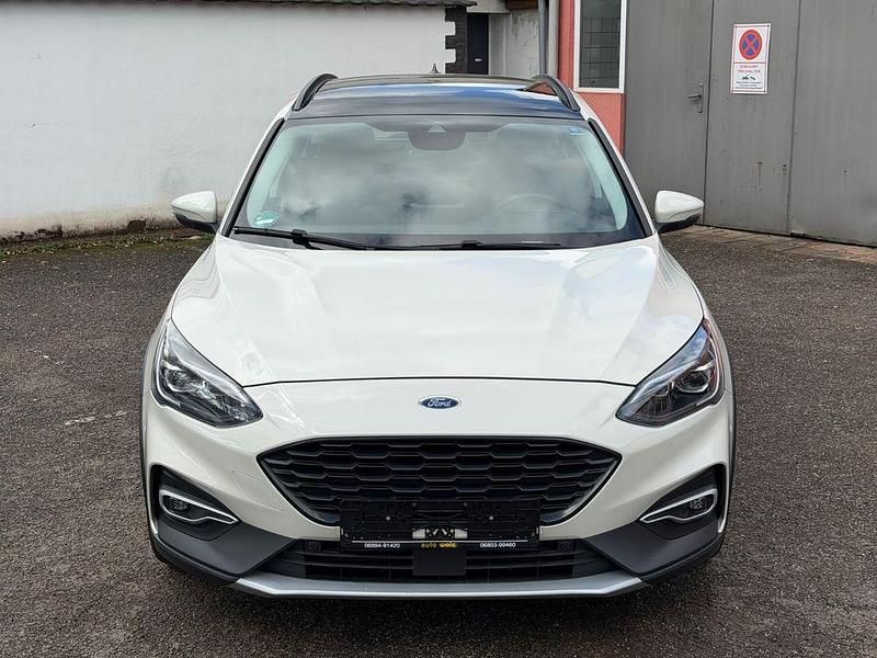 Second-hand Ford Focus Active 125 CP (91 kW) 2019 Alb Berlinǎ