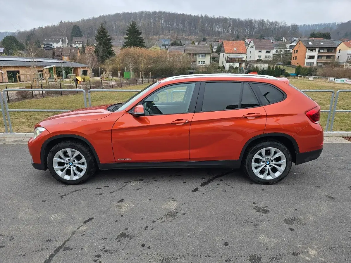 Gebraucht BMW X1 Sport Line 184 PS (135 kW) 2012 Orange SUV