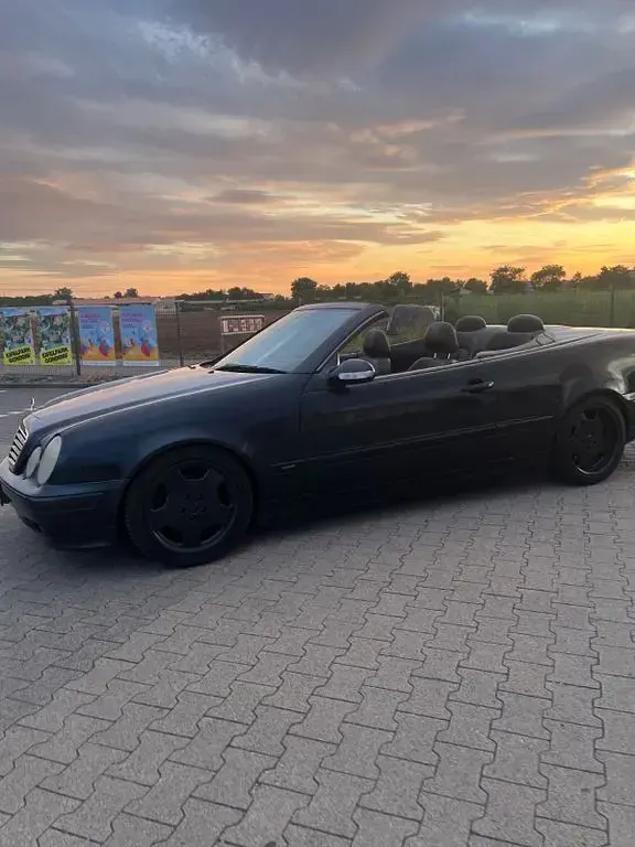 Gebraucht Mercedes CLK230 193 PS (141 kW) 2000 Blau Cabrio