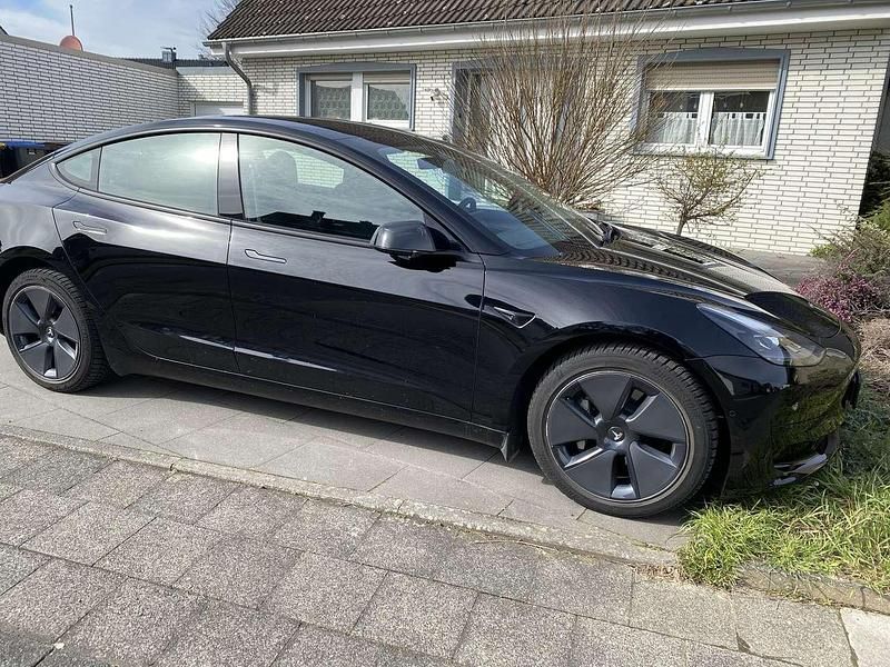 Gebraucht Tesla Model 3 Standard Range Plus 225 kW (306 PS) 2021 Schwarz Limousine