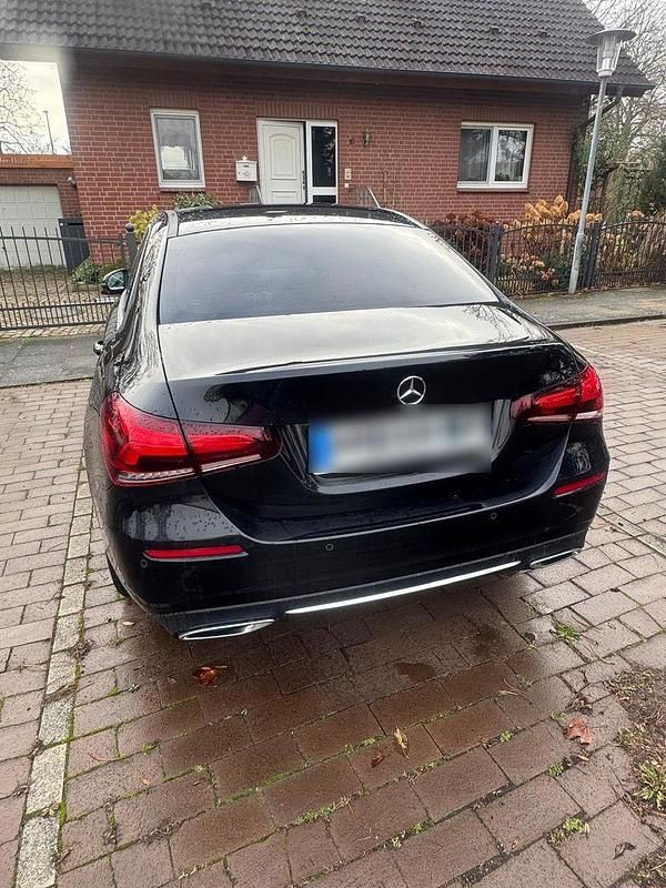 Gebraucht Mercedes A200 Progressive 163 PS (119 kW) 2022 Schwarz Limousine