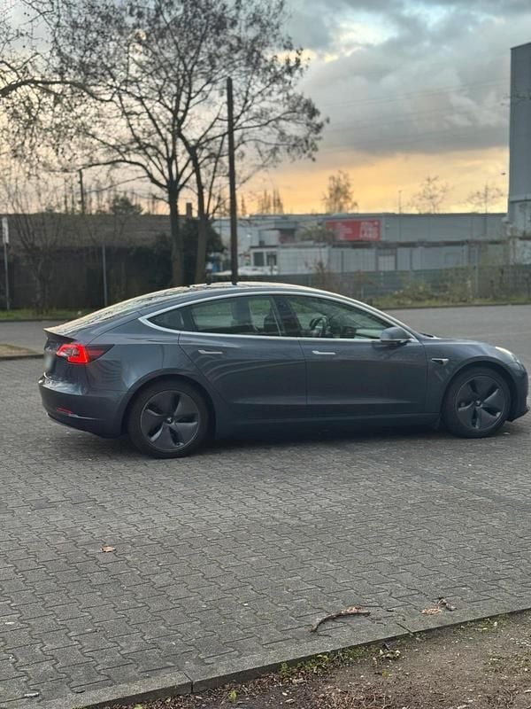 Gebraucht Tesla Model 3 Standard Range 239 kW (325 PS) 2020 Grau Limousine
