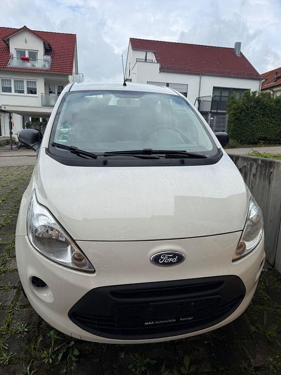 Weiß Gebraucht 2014 Ford Ka Ambiente Kleinwagen | 2.300 € - Bild 1/4