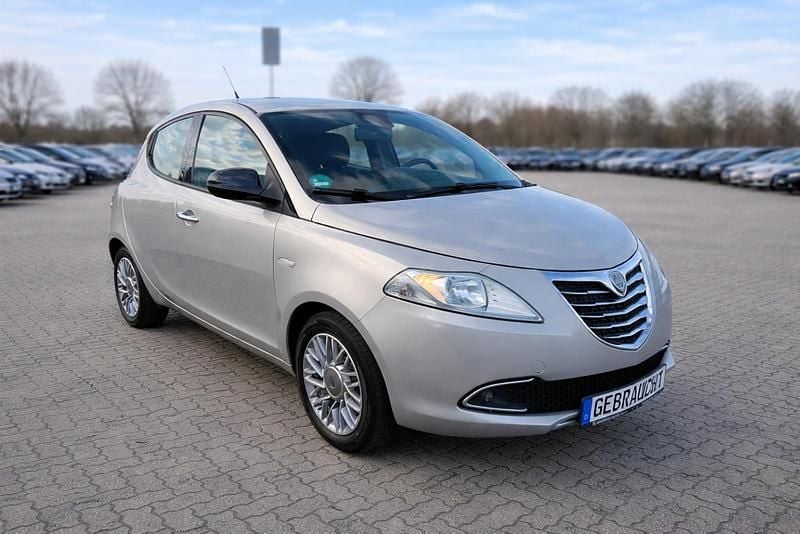 Gebraucht Lancia Ypsilon 86 PS (63 kW) 2011 Gelb Kleinwagen