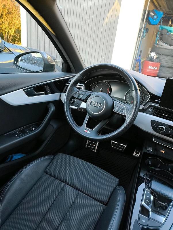 Gebraucht Audi A4 163 PS (119 kW) 2020 Grau Kombi