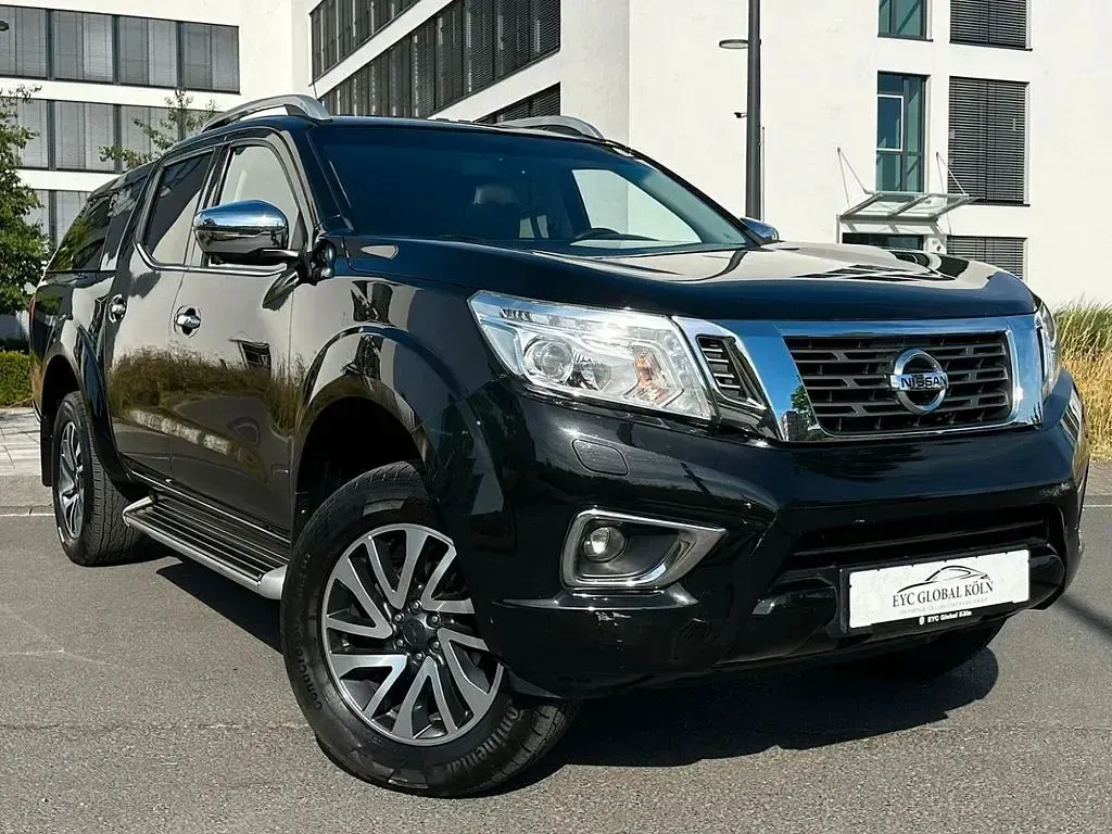 Gebraucht Nissan Navara Tekna 190 PS (139 kW) 2016 Schwarz Pickup