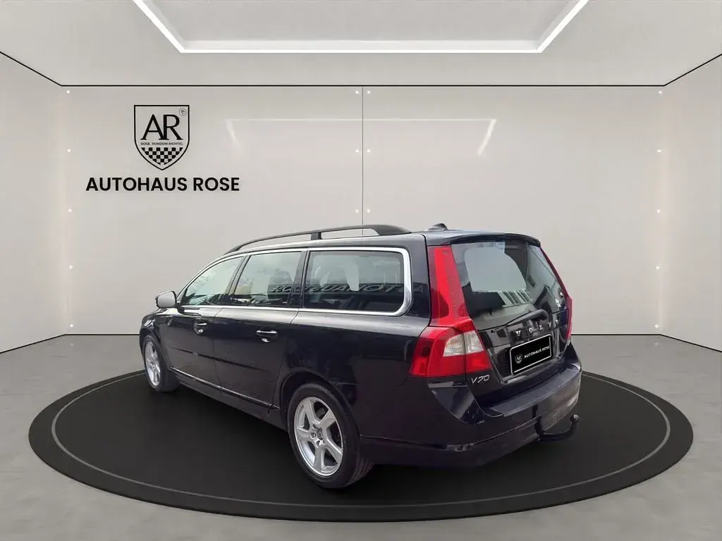 Gebraucht Volvo V70 Momentum 163 PS (119 kW) 2011 Schwarz Kombi