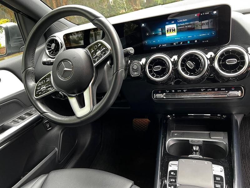 Grau Gebraucht 2019 Mercedes B250 Progressive Van / Kleinbus | 23.250 € (Superpreis) - Bild 1/4