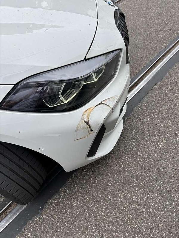 Weiß Gebraucht 2020 BMW 120 M Sport Kleinwagen | 23.500 € (Guter Preis) - Bild 1/4