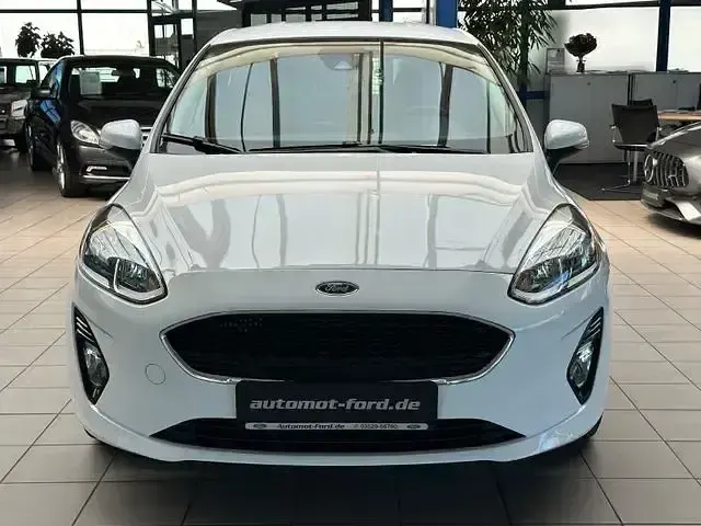 Gebraucht Ford Fiesta Cool & Connect 95 PS (69 kW) 2021 Weiß Kleinwagen