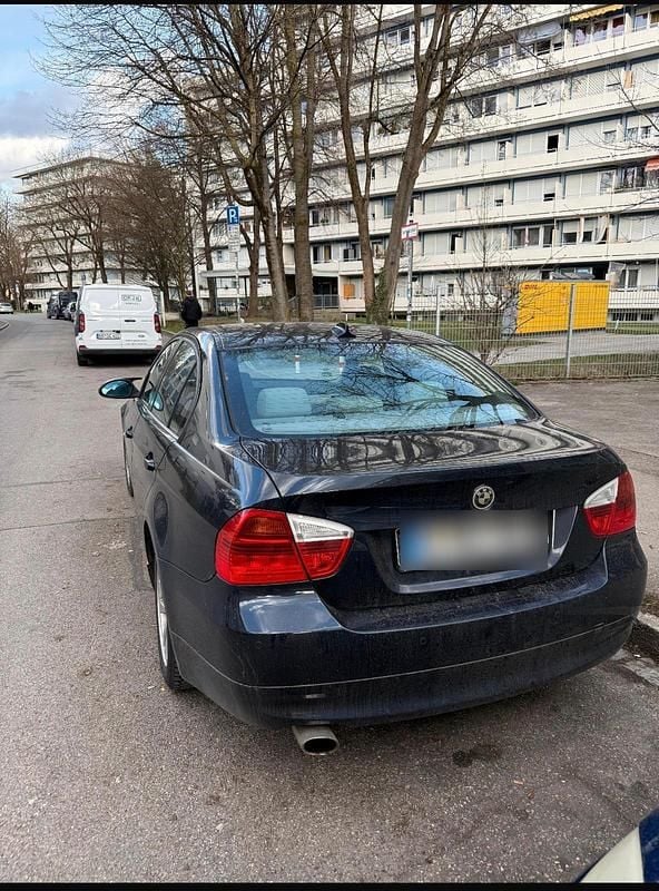 Gebraucht BMW 320 150 PS (110 kW) 2005 Blau Limousine