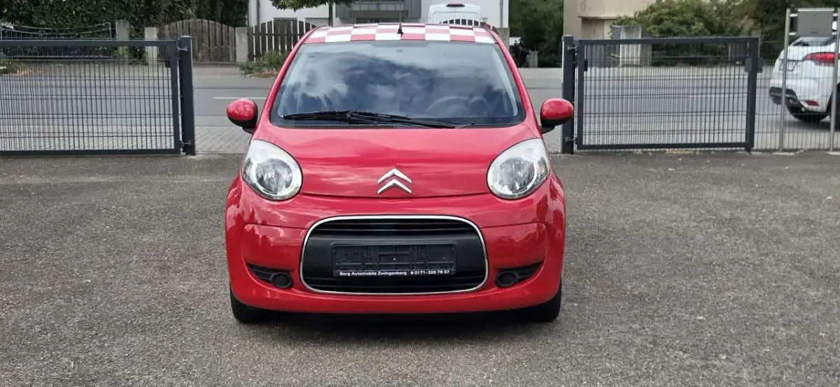 Gebraucht Citroën C1 SELECTION 68 PS (50 kW) 2011 Zu lackieren rot 3p0/deckende Kleinwagen