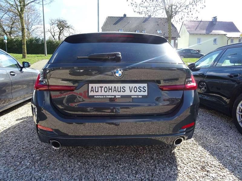 Gebraucht BMW 320e 190 PS (139 kW) 2023 Dravitgrau Kombi