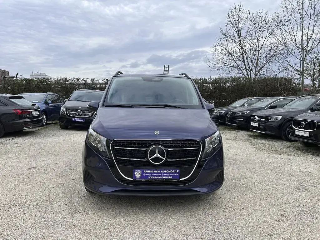 Gebraucht Mercedes V220 163 PS (119 kW) 2024 Sodalithblau Van / Kleinbus