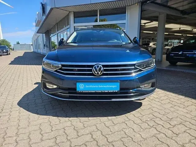 Gebraucht VW Passat Elegance 150 PS (110 kW) 2021 Blau Kombi