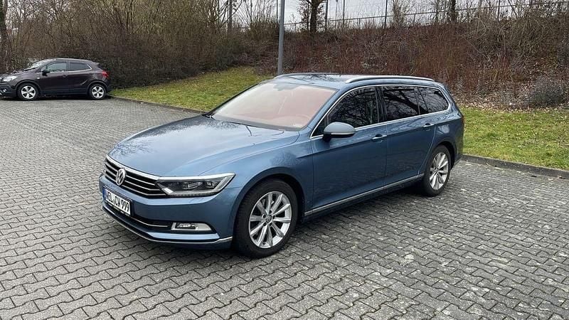 Gebraucht VW Passat Highline 150 PS (110 kW) 2015 Blau Kombi