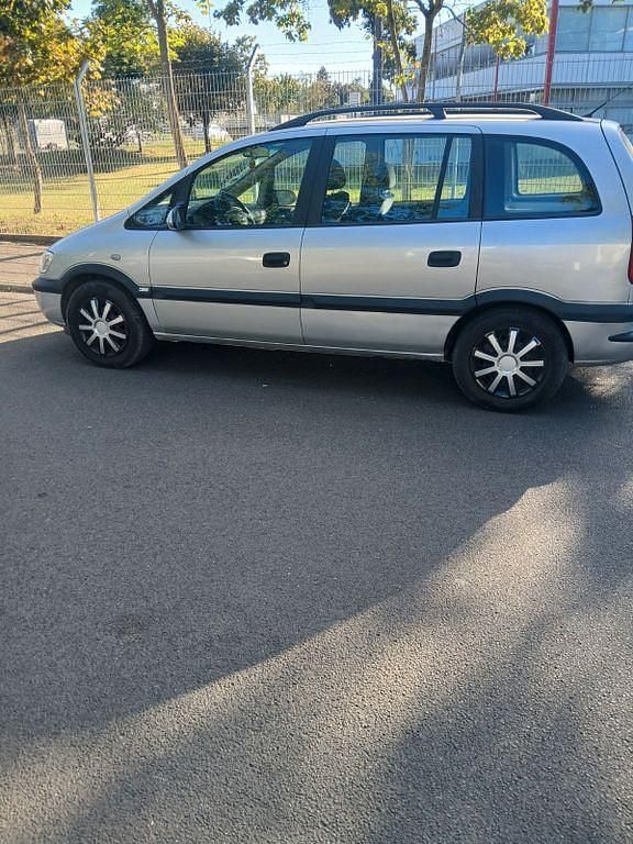 Silber Gebraucht 2000 Opel Zafira Comfort Van / Kleinbus | 2.500 € (Fairer Preis) - Bild 1/4