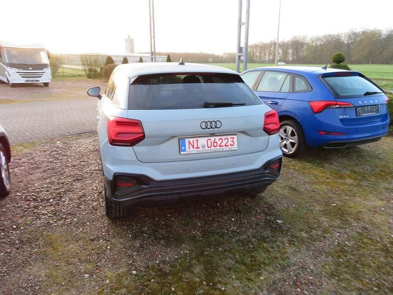 Neu Audi Q2 S-Line 150 PS (110 kW) 2025 Grau SUV