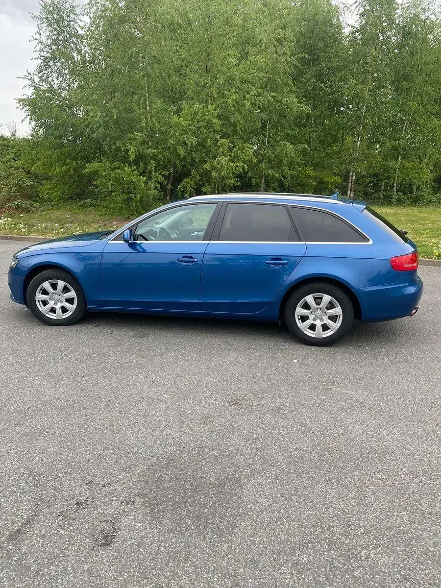 Gebraucht Audi A4 Attraction 160 PS (117 kW) 2009 Blau Kombi