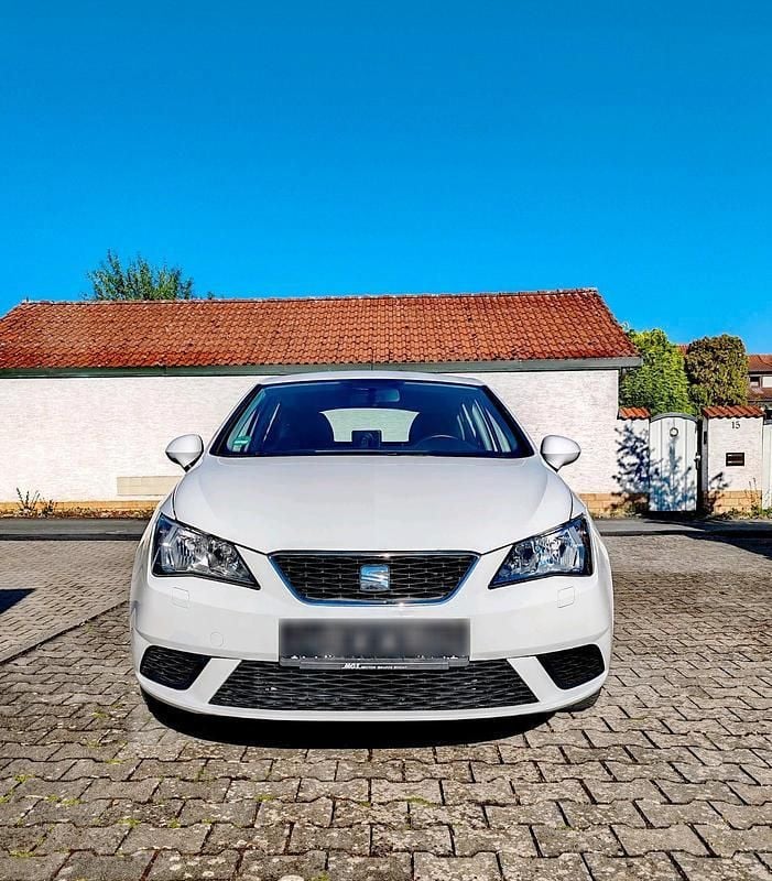 Weiß Gebraucht 2014 Seat Ibiza Kleinwagen | 4.900 € (Fairer Preis) - Bild 1/4