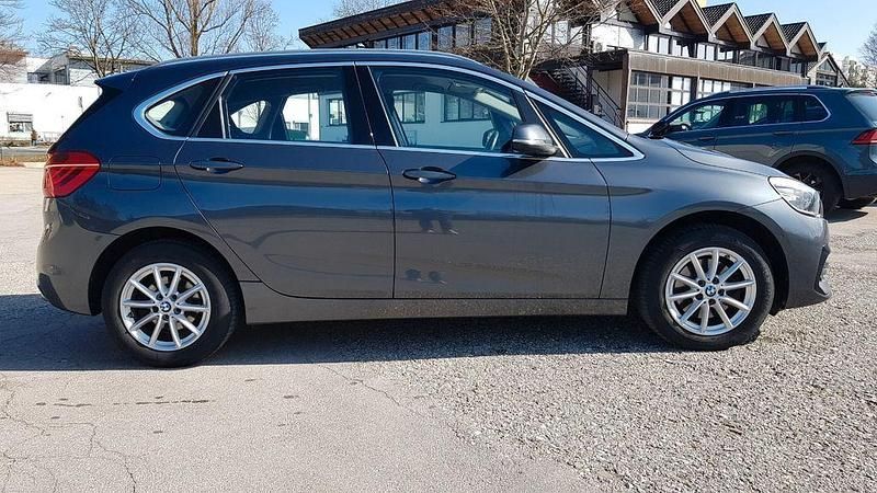 Gebraucht BMW 218 Active Tourer Advantage 150 PS (110 kW) 2018 Grau Van / Kleinbus
