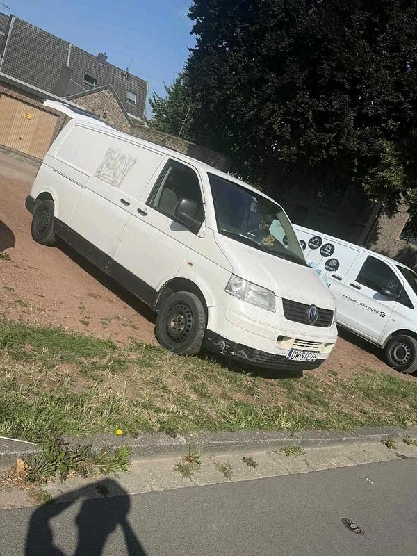 Weiß Gebraucht 2007 VW T5 Van | 2.000 € - Bild 1/4