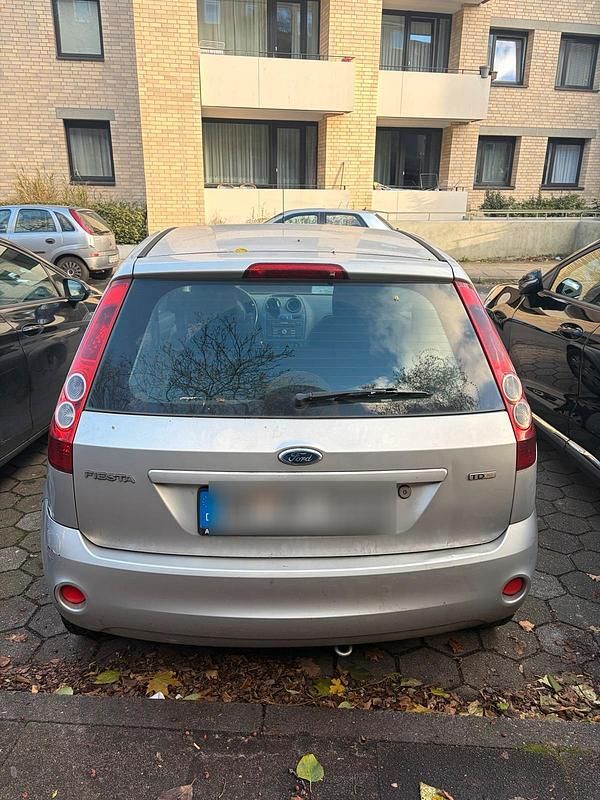 Grau Gebraucht 2008 Ford Fiesta Ambiente Kleinwagen | 590 € (Superpreis) - Bild 1/4