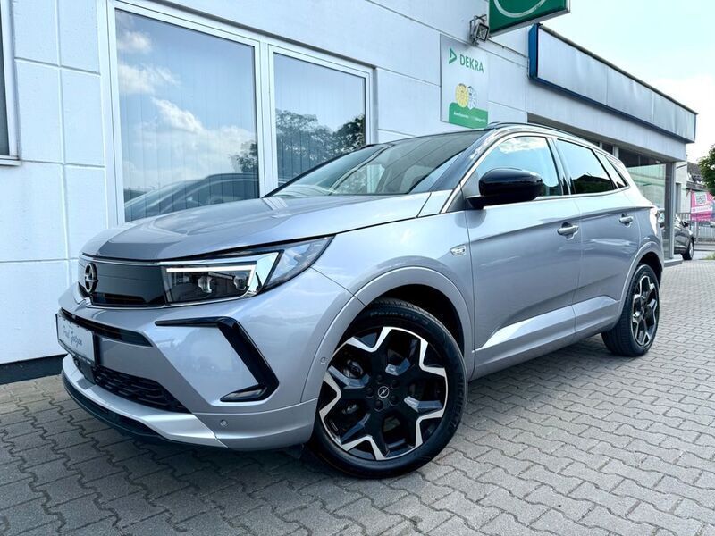 Lack grau artense/metallic kla Gebraucht 2024 Opel Grandland X Ultimate SUV | 28.690 € (Etwas zu teuer) - Bild 1/4