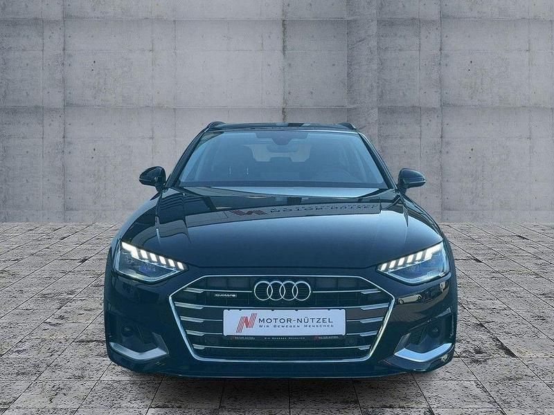 Gebraucht Audi A4 Advanced 204 PS (150 kW) 2022 Brillantschwarz Kombi