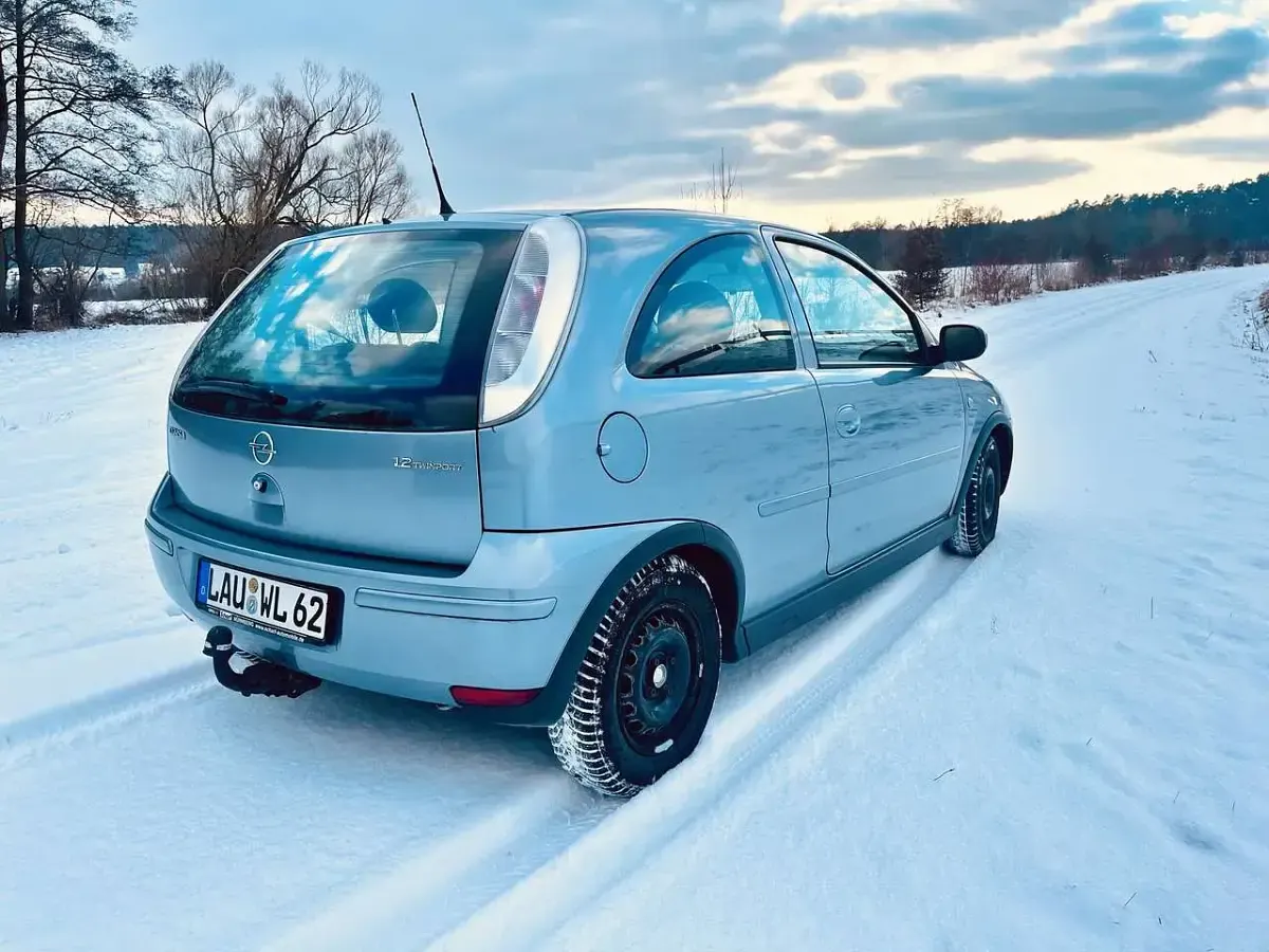 Używany Opel Corsa 80 KM (58 kW) 2006 Sedan/Limuzyna