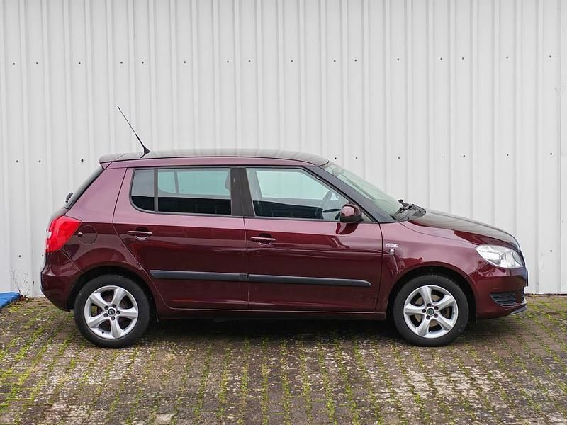 Gebraucht Skoda Fabia 70 PS (51 kW) 2011 Rot Kleinwagen
