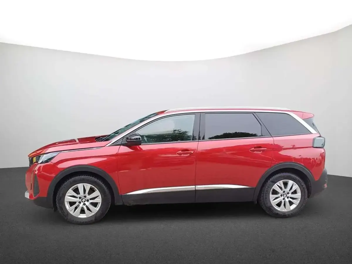 Gebraucht Peugeot 5008 Allure 131 PS (96 kW) 2022 Lackierung ultimaterot/typ ve SUV