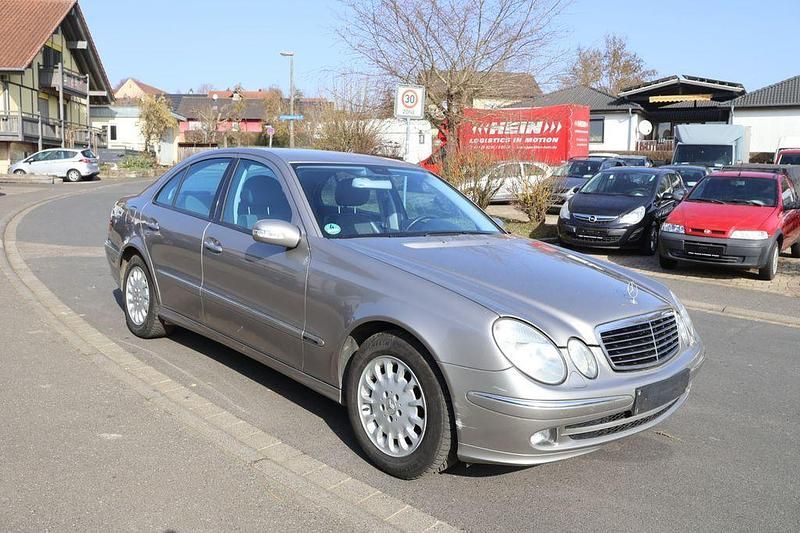 Gebraucht Mercedes E280 Avantgarde 190 PS (139 kW) 2006 Silber Limousine