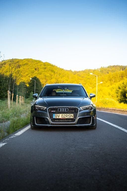 Grau Gebraucht 2016 Audi RS3 Sport Kleinwagen | 25.499 € (Teuer) - Bild 1/4