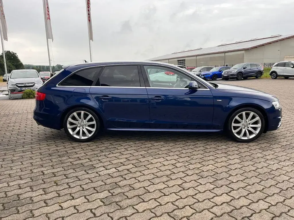 Gebraucht Audi A4 Ambition 170 PS (125 kW) 2015 Scubablau (metallic) Kombi