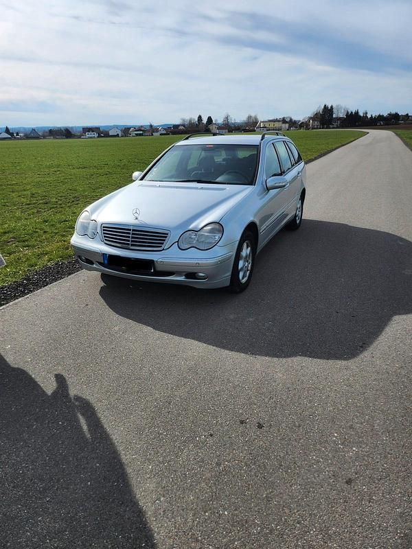 Gebraucht Mercedes C200 115 PS (84 kW) 2002 Silber Kombi