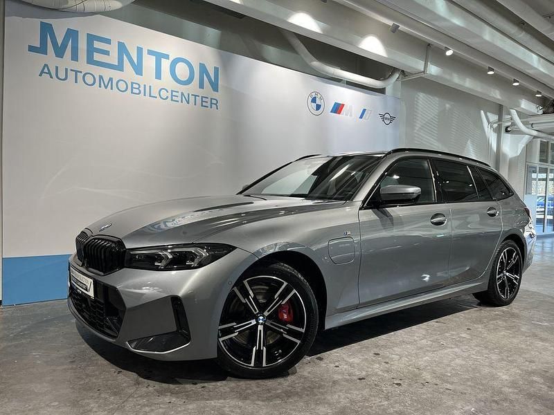 Grau Gebraucht 2025 BMW 330e Shadowline Kombi | 51.190 € (Etwas zu teuer) - Bild 1/3