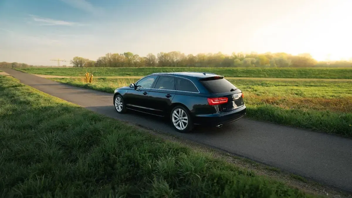 Używany Audi A6 Ambiente 272 KM (200 kW) 2014 Niebieski Kombi