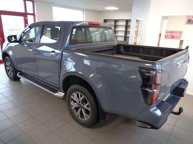 Gebraucht Isuzu D-Max 163 PS (119 kW) 2024 Islay gray SUV