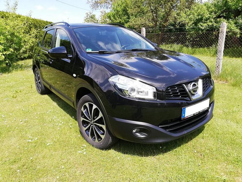 Schwarz Gebraucht 2013 Nissan Qashqai +2 I-Way SUV | 8.900 € (Fairer Preis) - Bild 1/4