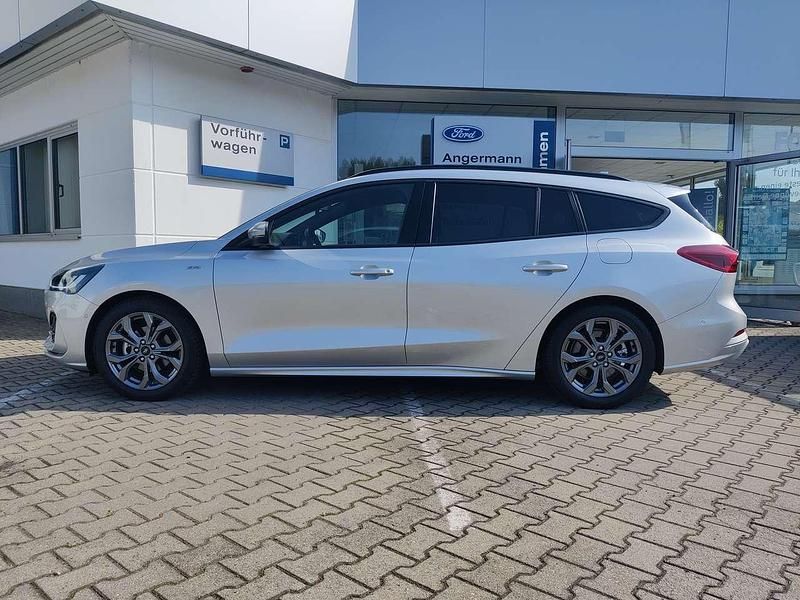 Gebraucht Ford Focus ST-Line X 155 PS (114 kW) 2024 Polarsilber metallic Kombi