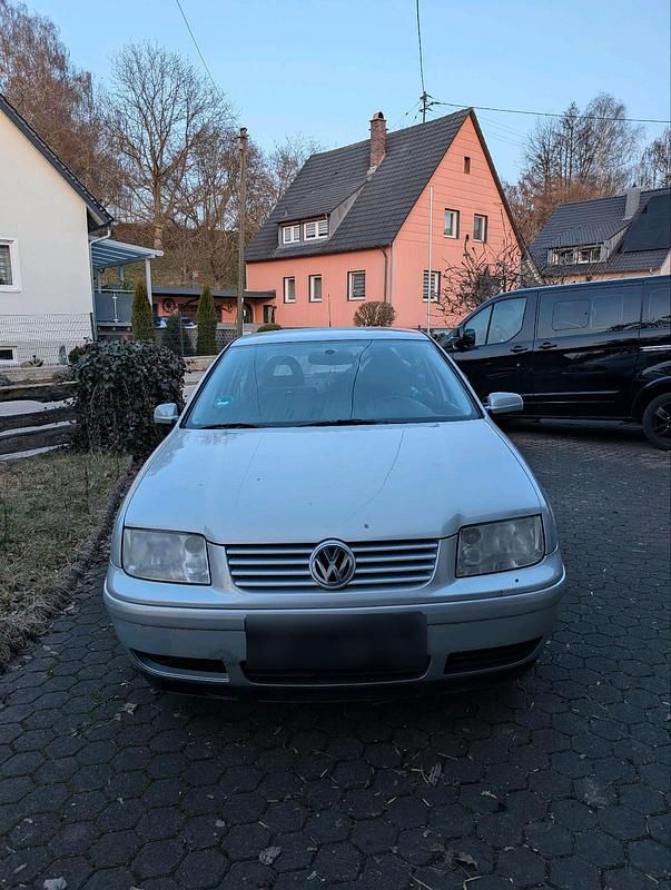 Gebraucht VW Bora 101 PS (74 kW) 2000 Silber Limousine