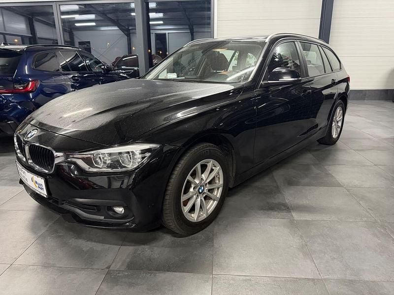 Gebraucht BMW 320 Advantage 190 PS (139 kW) 2018 Schwarz Kombi
