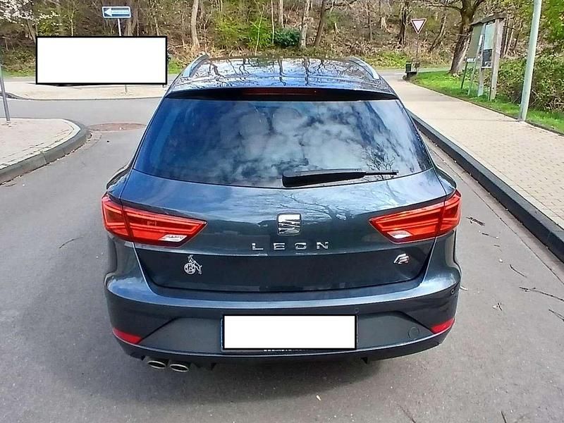 Gebraucht Seat Leon FR 131 PS (96 kW) 2019 Schwarz Limousine