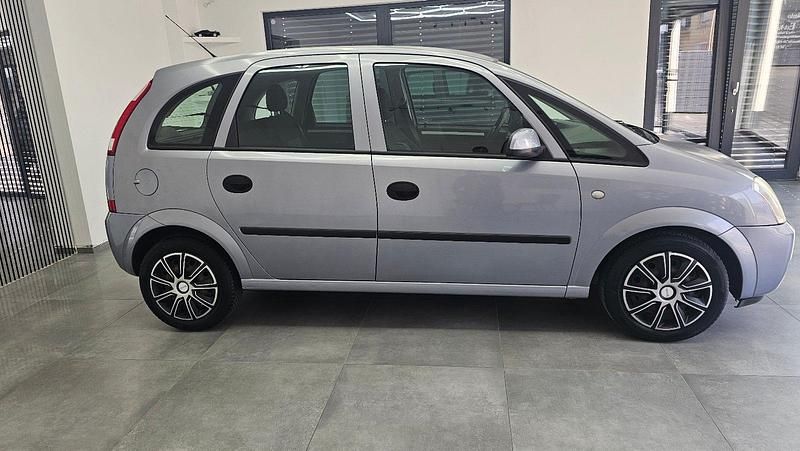 Second-hand Opel Meriva 101 CP (74 kW) 2003 Argintiu Monovolum