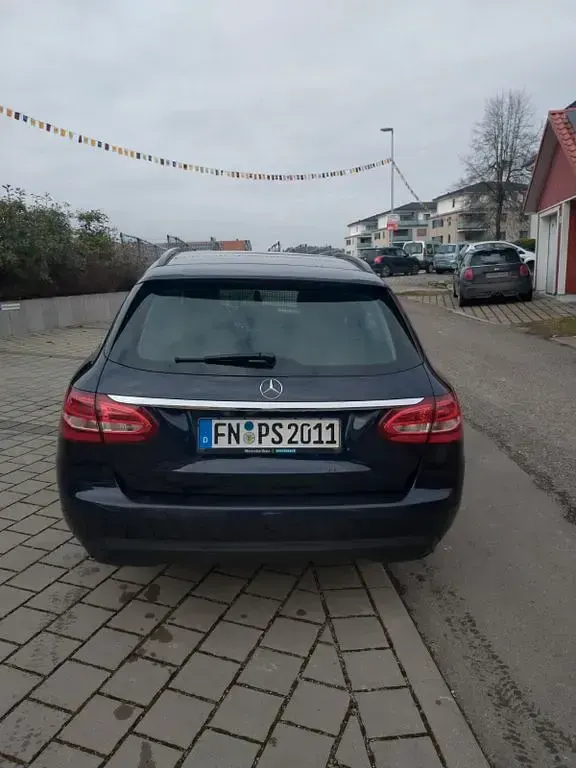 Gebraucht Mercedes C200 150 PS (110 kW) 2018 Blau Limousine