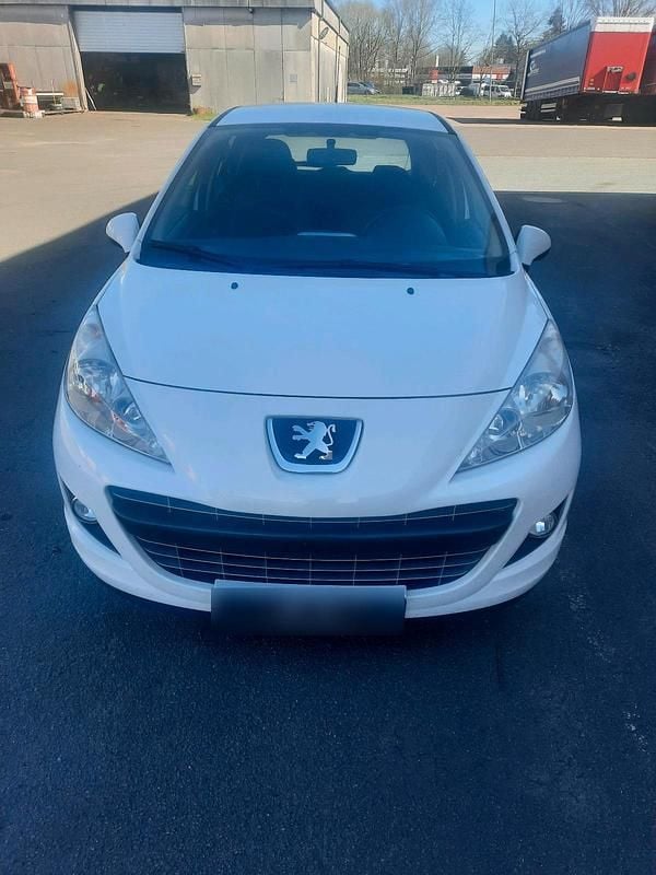 Gebraucht Peugeot 207 95 PS (69 kW) 2011 Weiß Limousine
