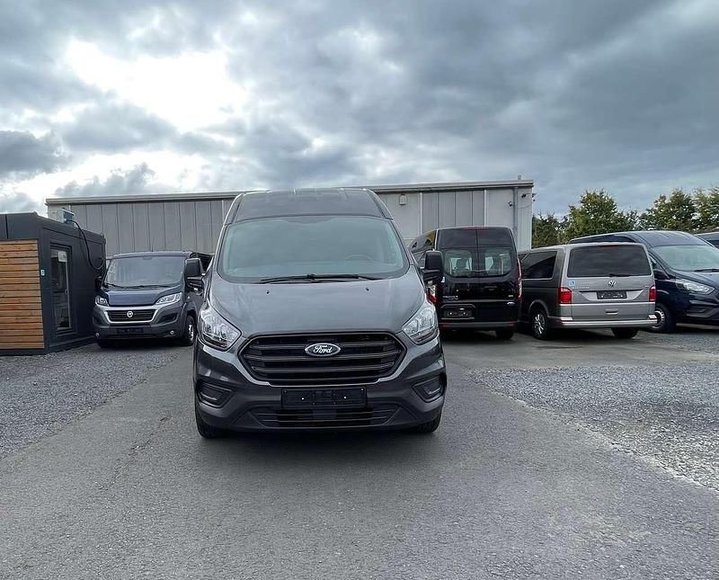 Gebraucht Ford Transit Custom 131 PS (96 kW) 2023 Magneticgrau (metallic) Van / Kleinbus