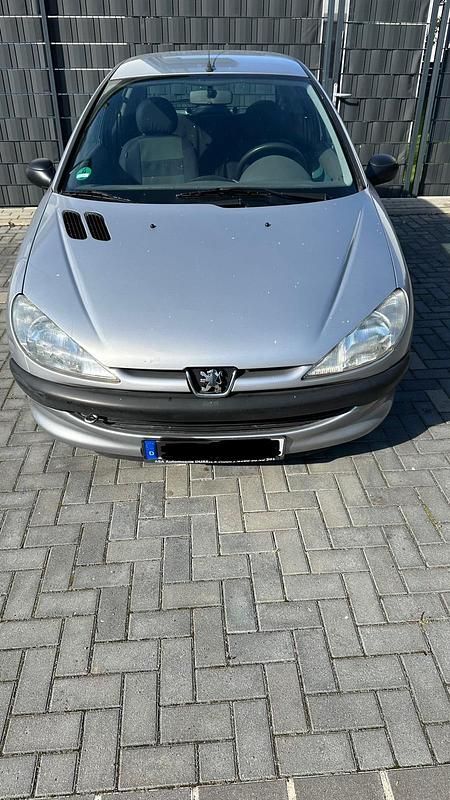 Blau Gebraucht 2000 Peugeot 206 Coupé | 680 € - Bild 1/3